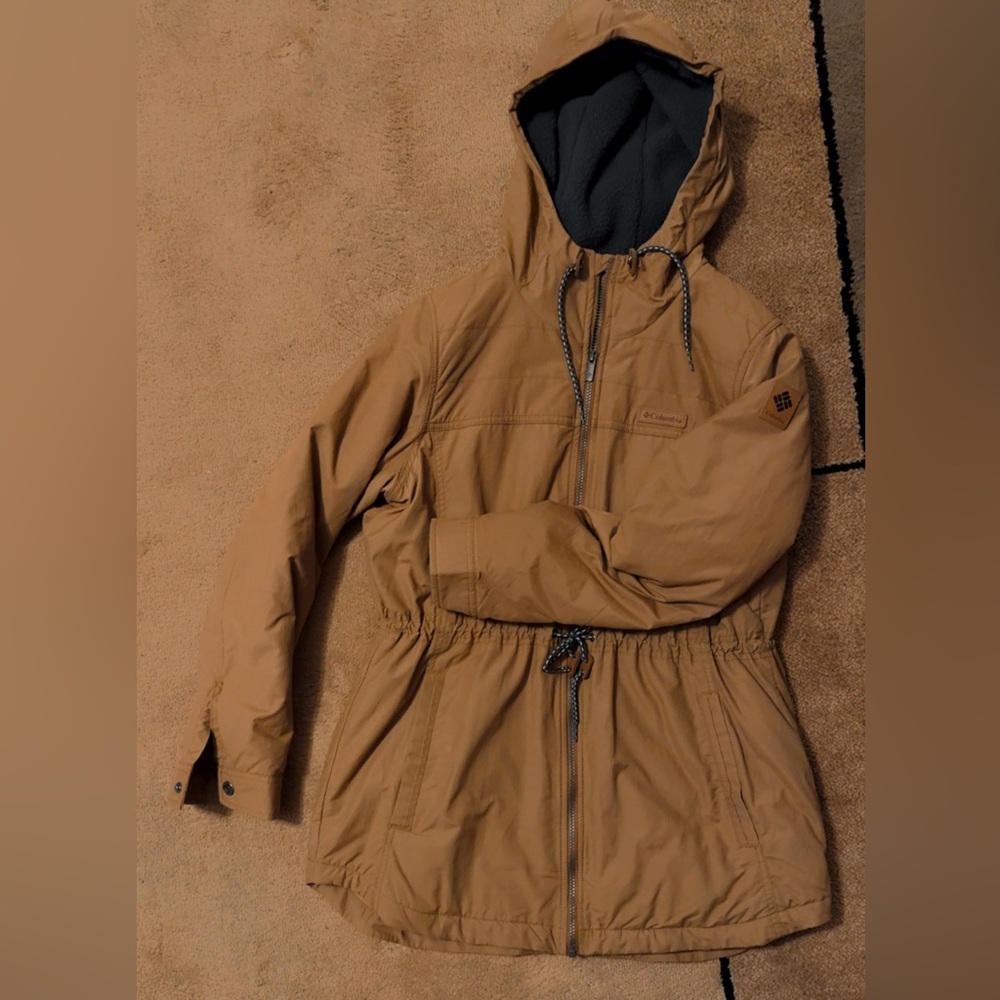 Columbia Tan Utility Jacket for Outdoor Adventures